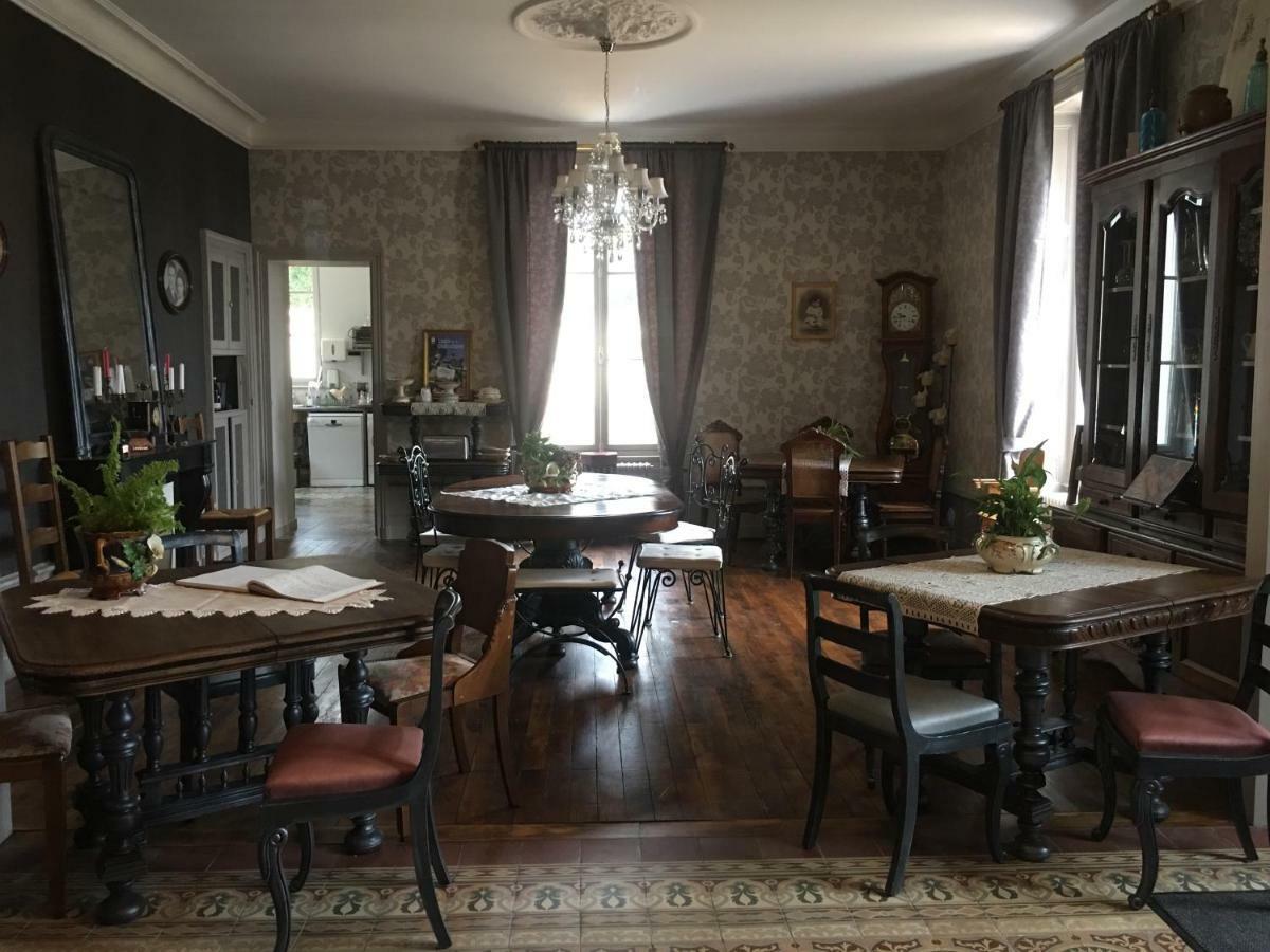 Mouchamps Le Petit Chateau Des Cedres المظهر الخارجي الصورة